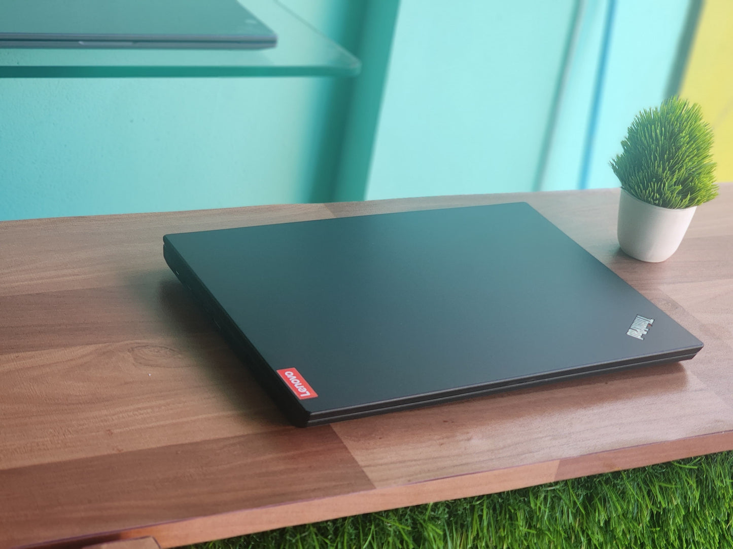 Lenovo ThinkPad L490 8th Gen Intel Core i5 8th Gen Thin & Light FHD Laptop - 16 GB RAM & 512 GB NVme (1 YEAR WARRANTY)